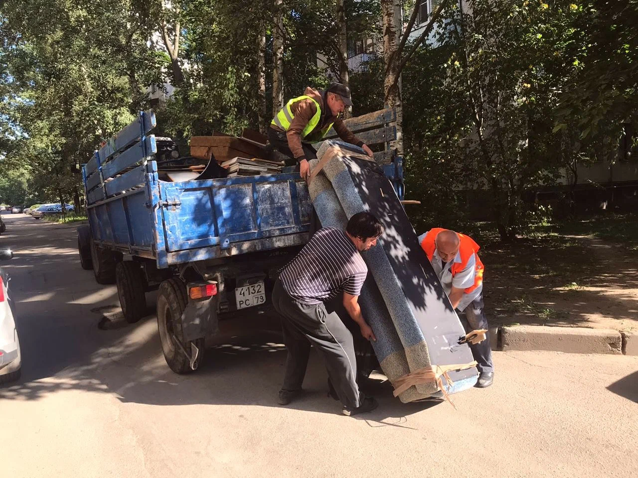Профессиональный вывоз крупногабаритного мусора в Клинцах в октябре
