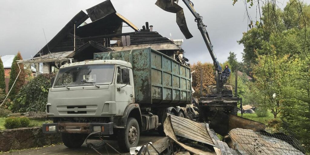 Вывоз мусора после пожара с утилизацией в Клинцах в октябре