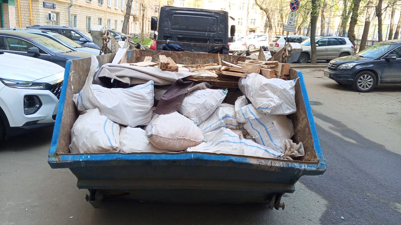 Вывоз мусора из магазина в Клинцах в октябре
