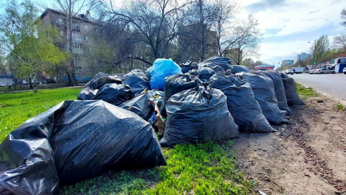 Вывоз и утилизация мусора после субботника в Клинцах в октябре
