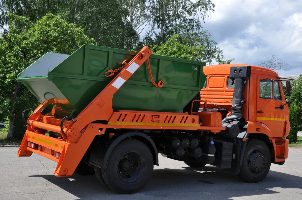Заказ бункеровоза для вывоза мусора и отходов в Клинцах в октябре