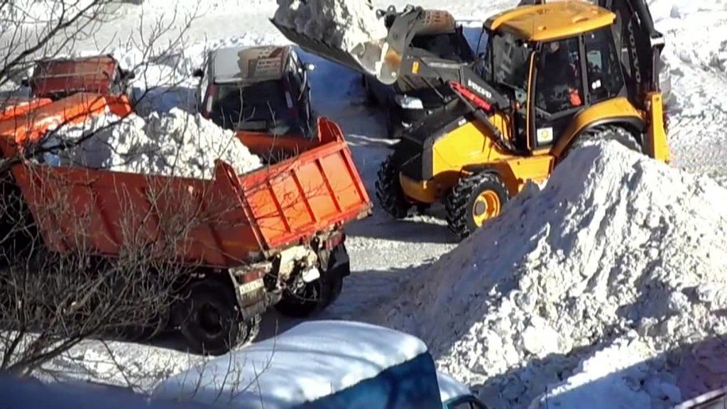 Вывоз снега с погрузкой в Клинцах для организаций и частных лиц в октябре