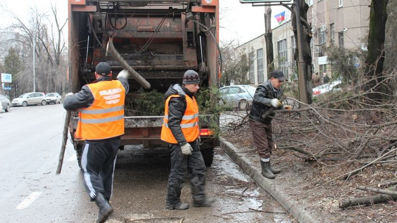 Уборка после стихийного бедствия в Клинцах от 2963 руб