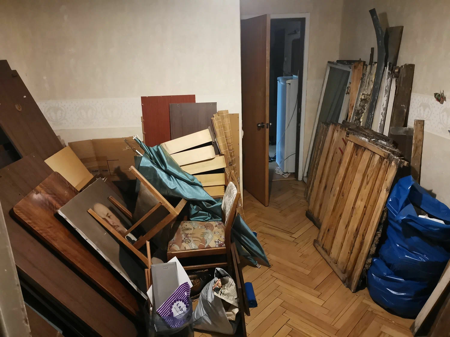 Демонтаж мебели с вывозом и утилизацией в Клинцах в октябре